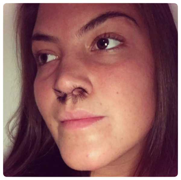 Pestañas postizas en la nariz, la nueva moda en Instagram. 14